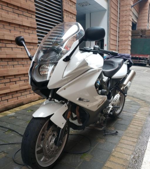 中了香港骑警的毒，拿下宝马F800GT，鲍鱼刹车、皮带传动、单臂摇
