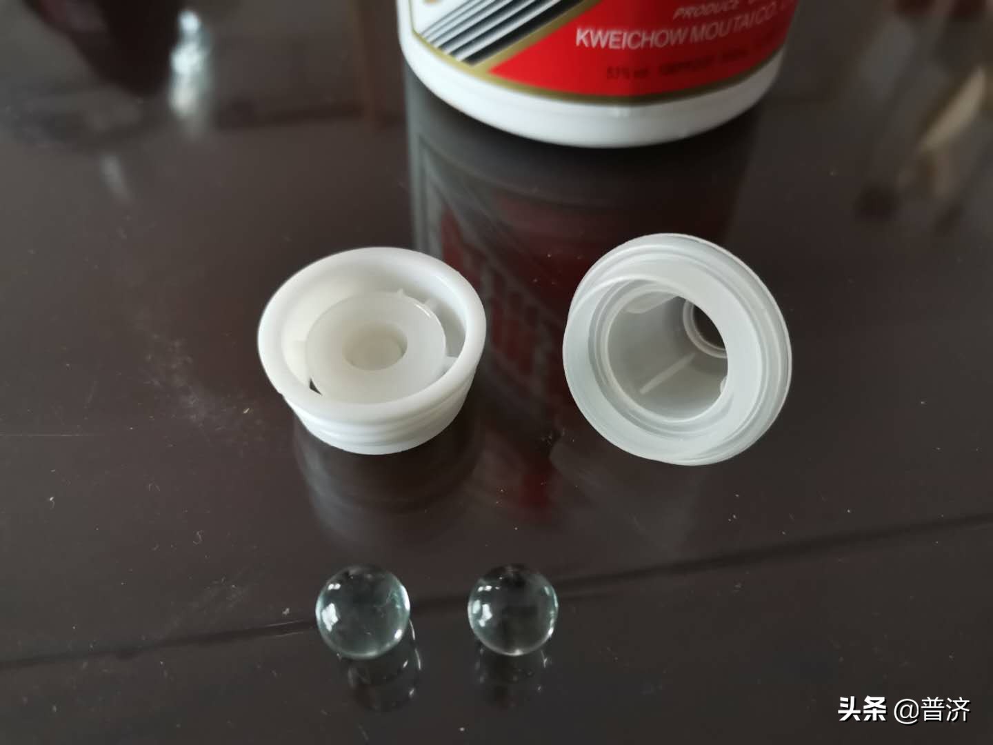 茅台酒瓶盖里的秘密,茅台瓶盖内暗藏什么玄机