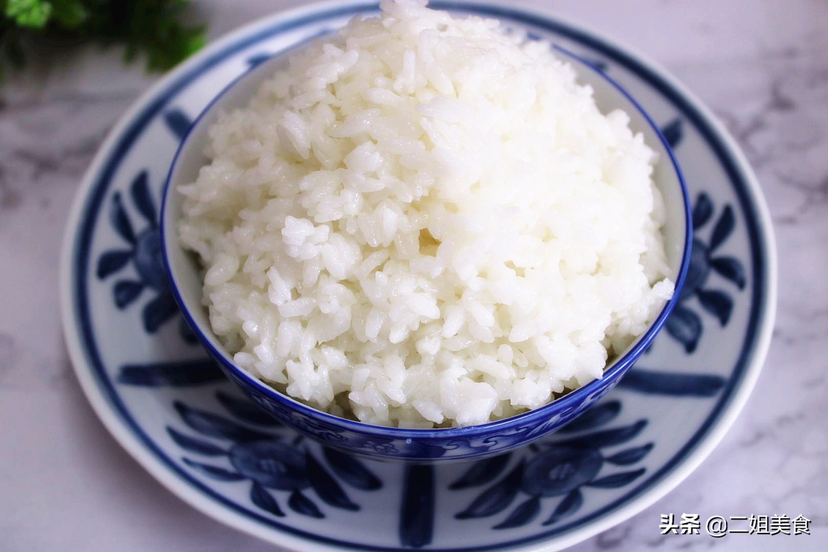 大米怎么蒸米饭又香又软,米饭蒸熟有点发硬怎么办