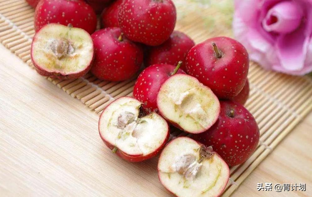 糊了的锅底没有钢丝球怎么洗,锅底烧糊了别着急扔今天教你一招