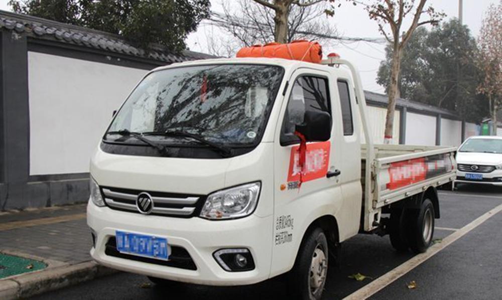 货车贴维修广告违法吗,货车贴车身广告一年多少钱