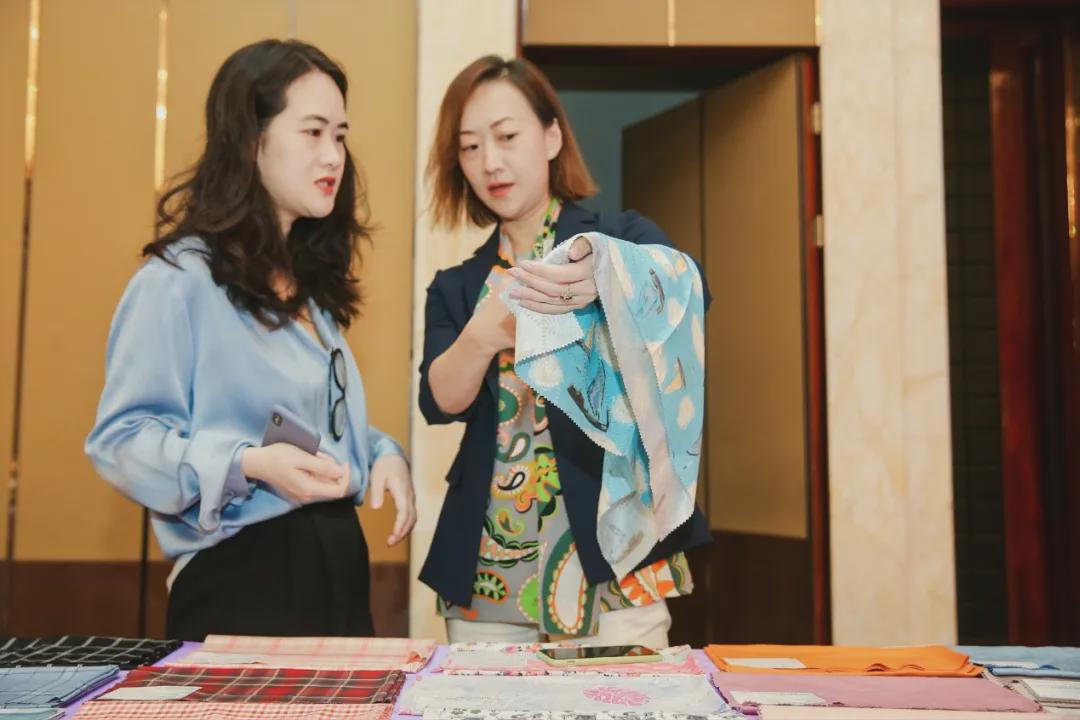优可丝8812面料,首届中国时尚面料设计大赛评审会