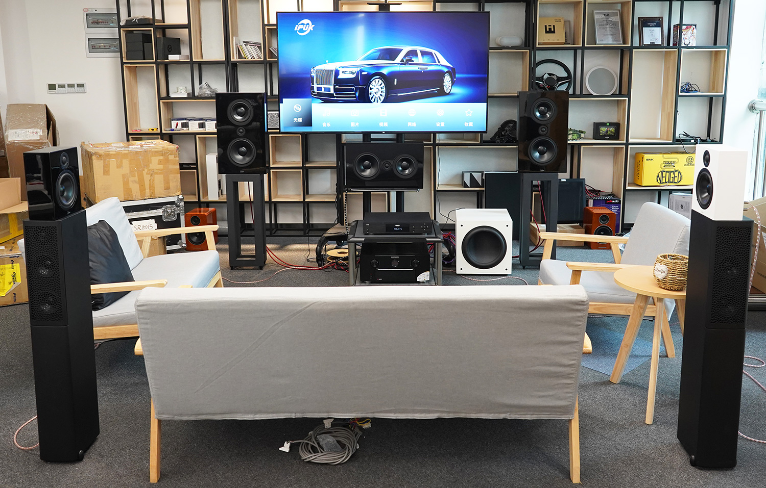 15平方家庭影院音响推荐,极简风家庭影院装修效果