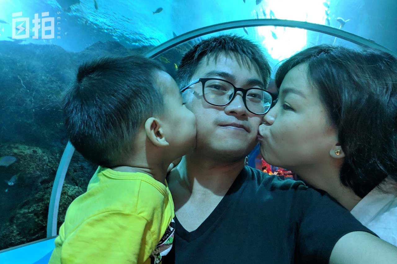 21岁失去两位亲人,21岁少年失去双亲