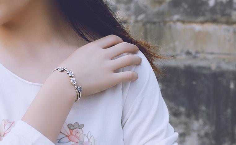 银的真假怎么鉴别,银镯子怎么鉴别真假