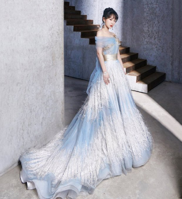 杨紫穿婚纱所有的照片,杨紫穿白婚纱的照片超美