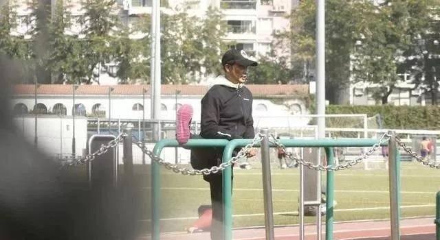 刘德华任达华私下关系,刘德华在香港经历的苦难