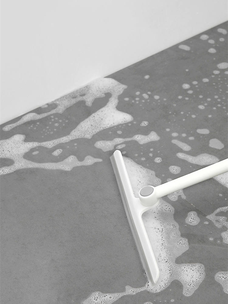 卫生间比较潮湿怎么能快速解决,卫生间潮湿长霉斑怎么办