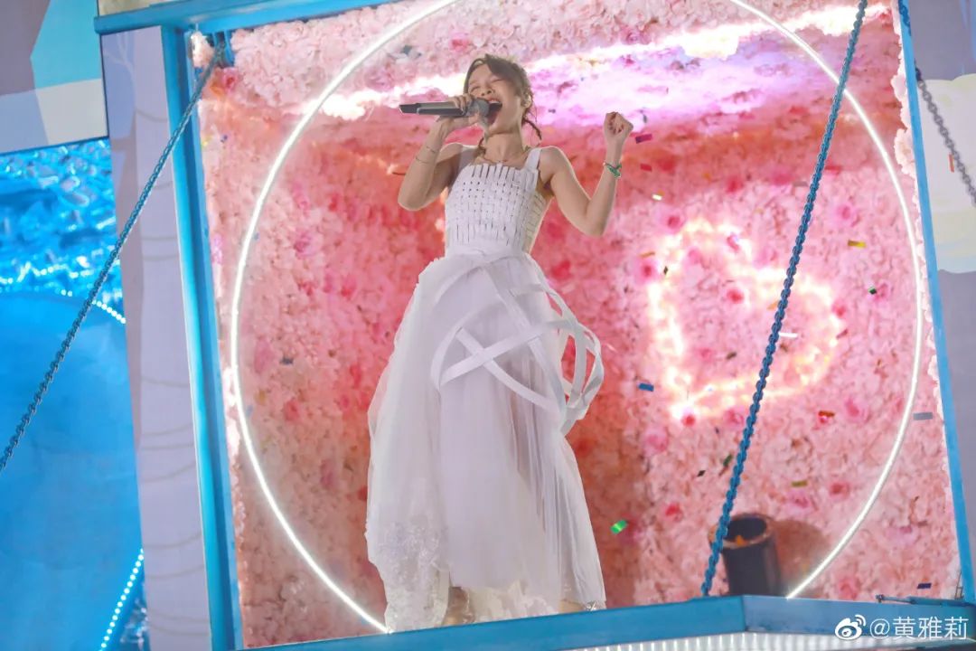 黄雅莉唱哭何炅是哪一期,黄雅莉与何炅的关系