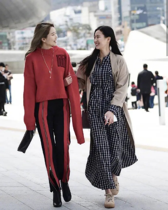 阔腿裤过时了初秋老爹裤时髦显瘦,阔腿裤已过时现在都流行穿初恋裤