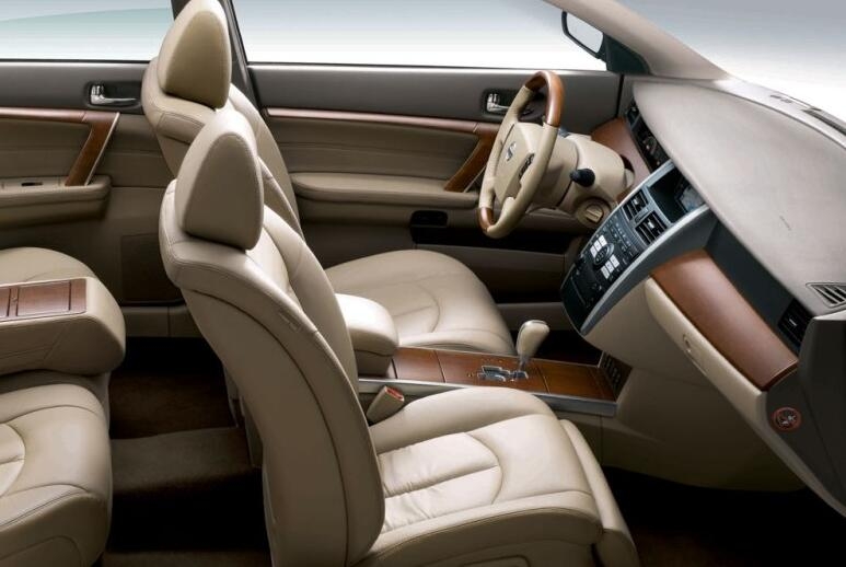 战友家里的老天籁卖我2万多,这个价格亏吗?