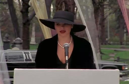 《欲望都市》里的Prada和几套西装，穿衣搭配