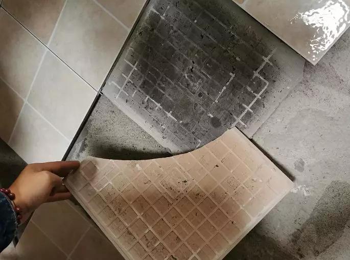 瓷砖背胶是不是越粘越牢固,背胶工艺视频教程