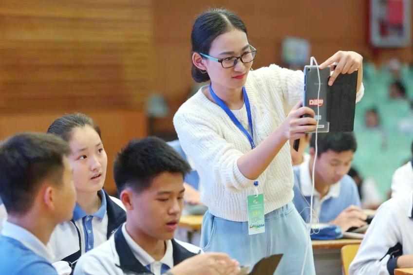 上海中学教师一个月工资多少,上海普通高中老师的工资多少