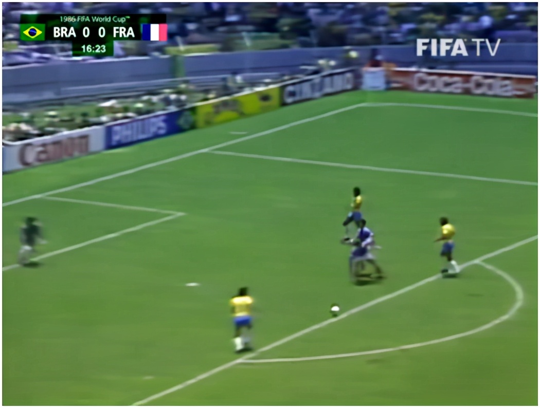 1986法国巴西经典之战,2006世界杯法国1-0巴西比赛图片