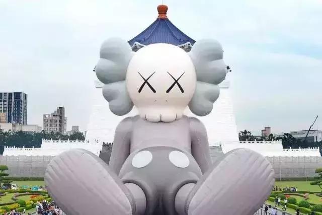 优衣库kaws还会补货吗,疯抢优衣库kaws衣服