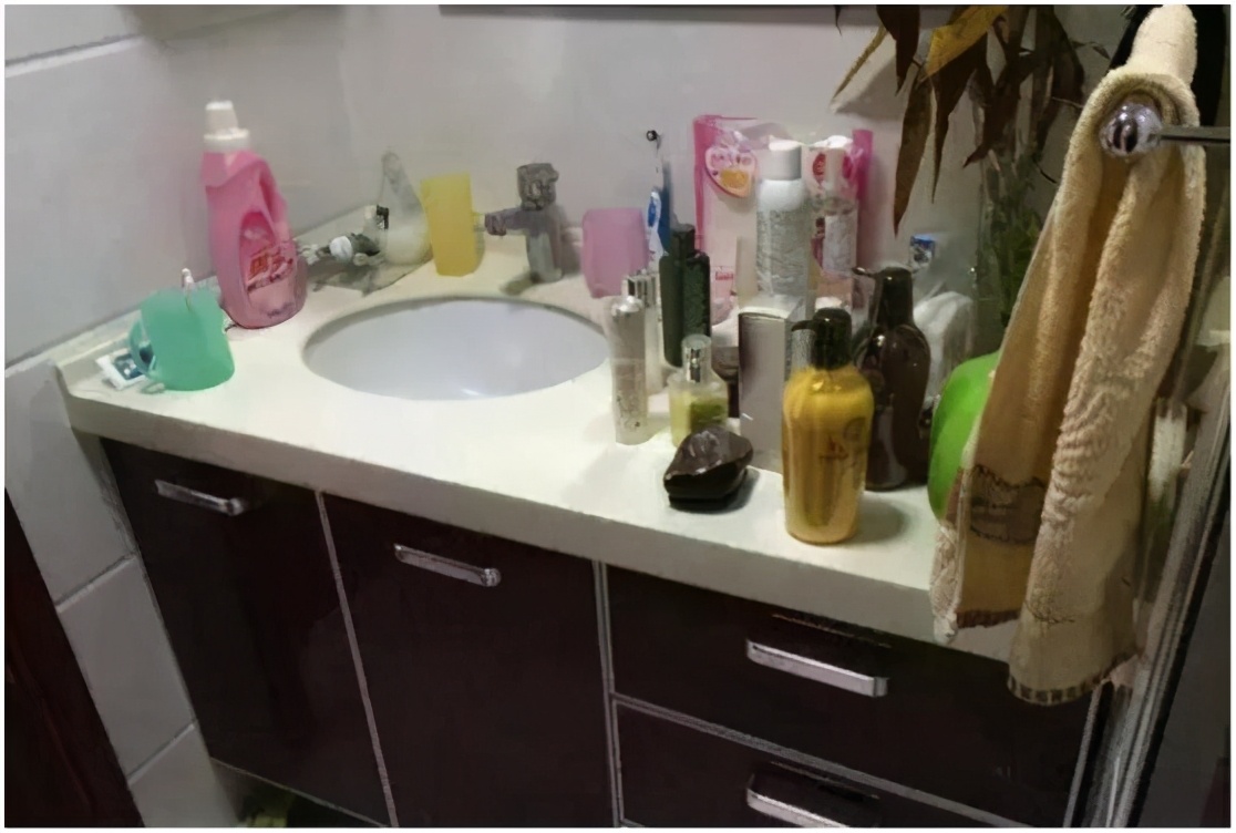 不要再往墙上打孔,别再往墙上打孔了