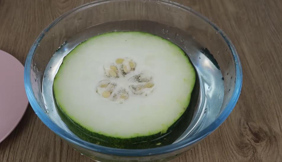 冬瓜皮和茯苓再加荷叶能祛湿吗,薏米加冬瓜皮可以天天吃吗