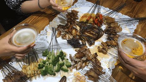 一天营业9小时左右的实体店,一天只营业2个小时的火锅店