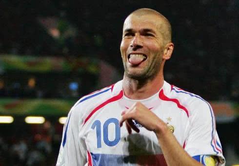 天下足球最经典的解说词是什么,天下足球20年回顾十年逝年解说词