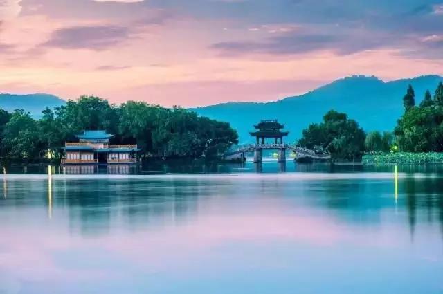 还有哪些描写祖国大好河山的古诗,关于祖国大好河山的古诗词有哪些