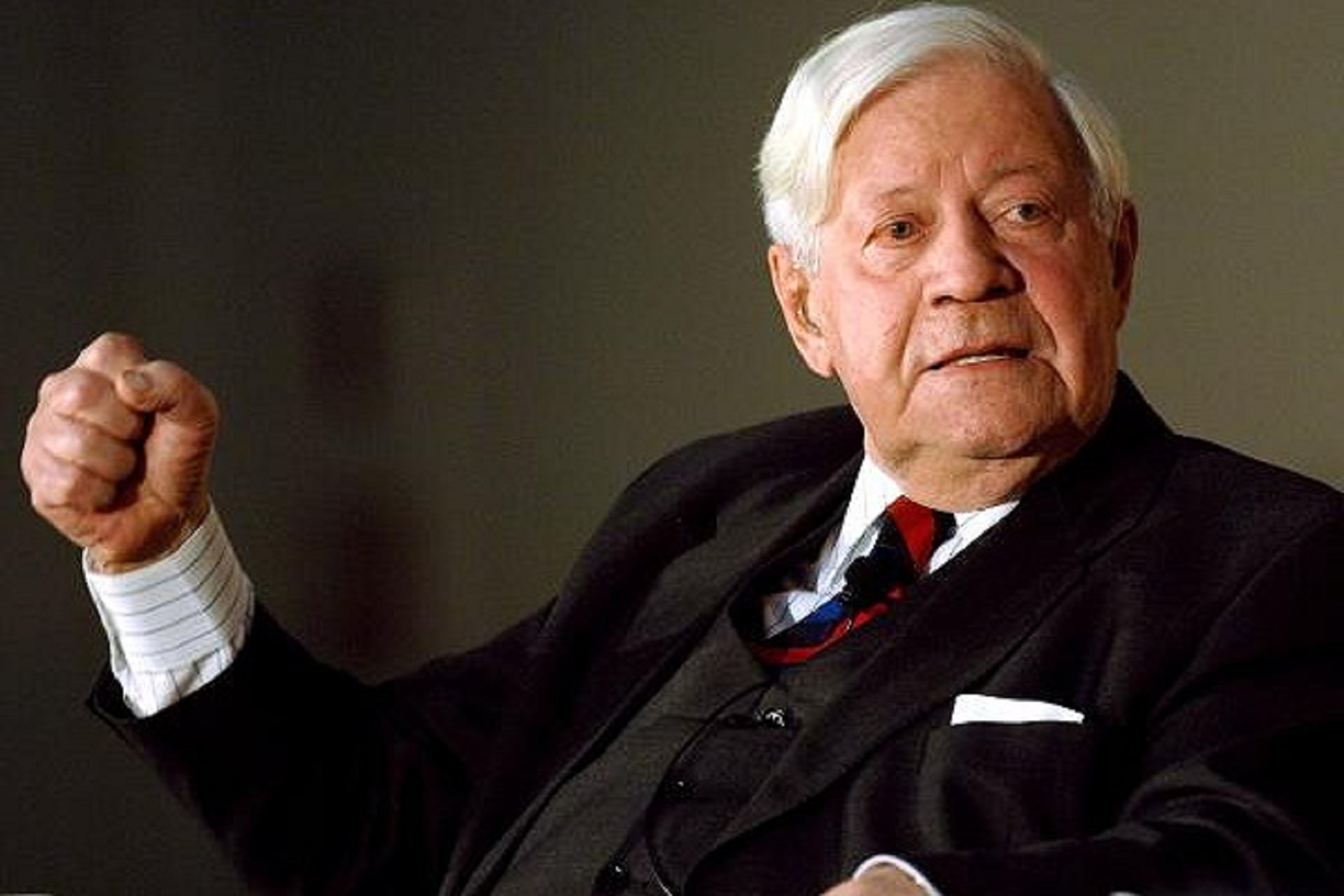 从战俘到总理，积极促进中德建交，“欧洲基辛格”施密特传奇人生