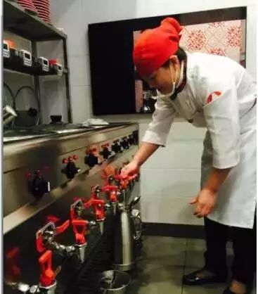 开饺子店赚钱秘诀,卖饺子赚大钱的方法