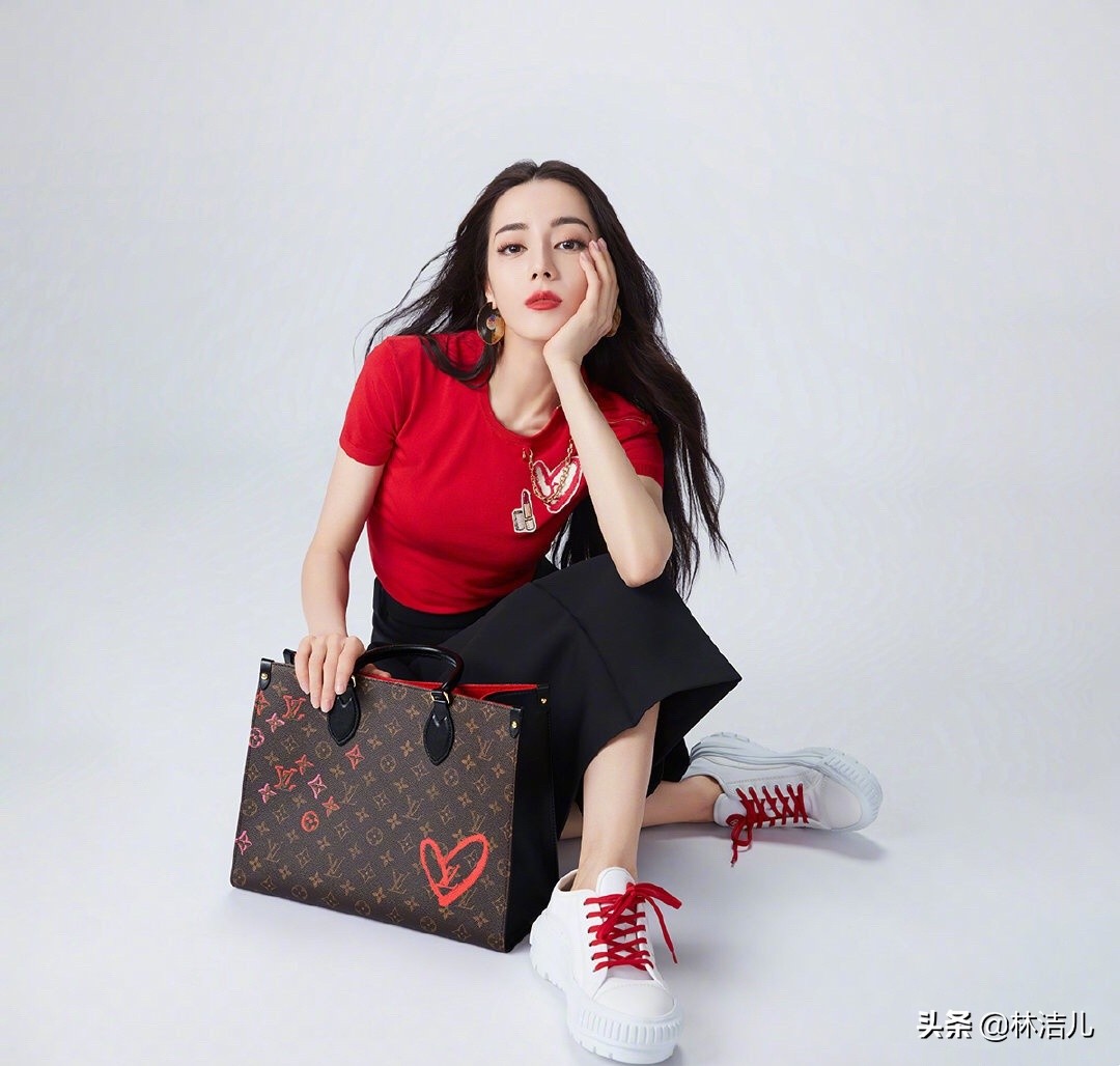 许佳琪因颜值太高被赞,许佳琪造型女团范十足