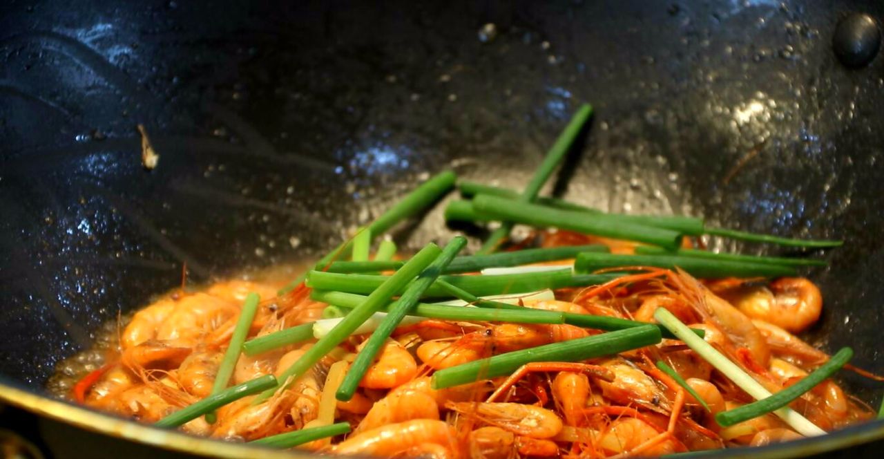 千岛湖葱油小河虾和油爆小河虾,小河虾的处理方法与做法