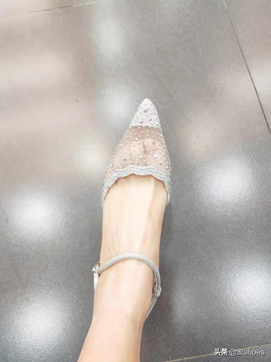 百丽新款女鞋绿色,百丽国货时尚女鞋