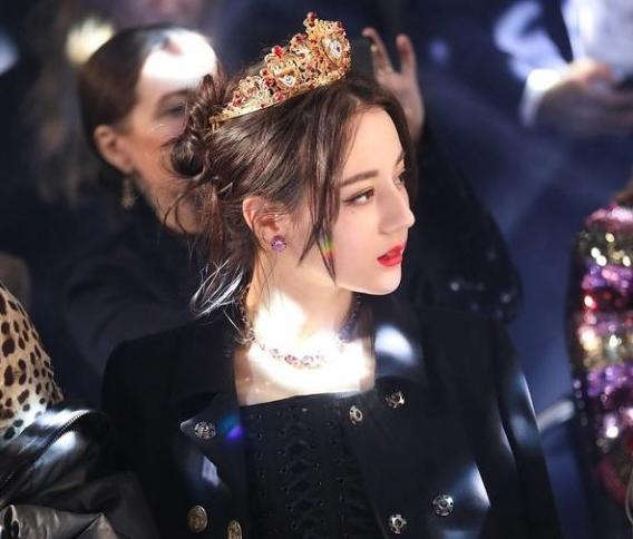 直男们都迷恋的好嫁风，早过时了！女生想要被人看得起？请这样做