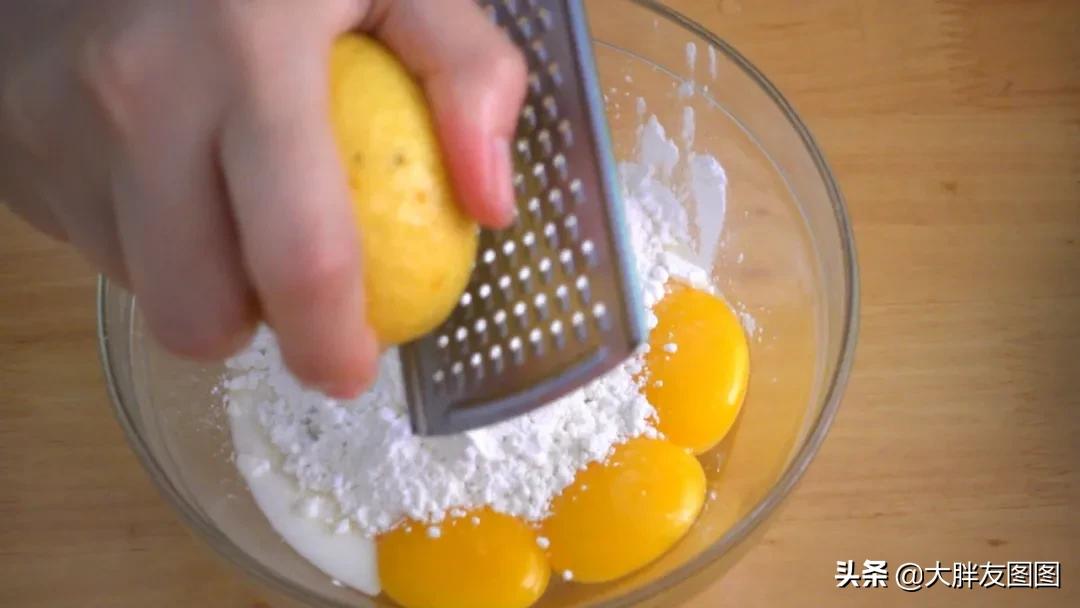 酸奶蛋糕制作教程零基础,比豆腐脑还嫩滑的酸奶蛋糕