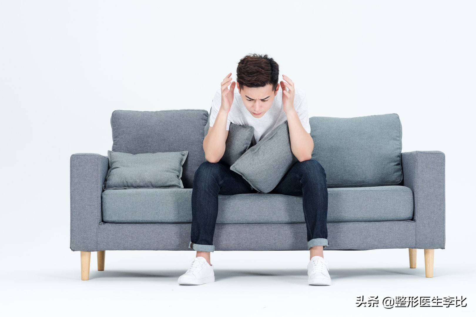 男性胸部发育有哪些症状,怎么判断男性胸部突然发育