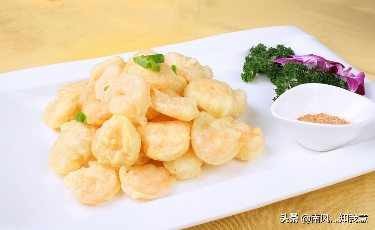 吃虾子是要虾头好还是不要虾头好,为什么有人吃虾不剥壳