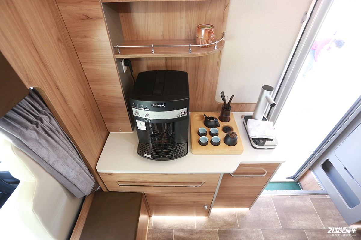 平头轻卡c型房车跃进,详解上汽跃进H500轻卡房车