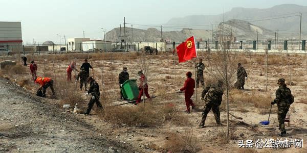 *疆新**喀什公路管理局“学雷锋志愿服务”系列活动如荼如火