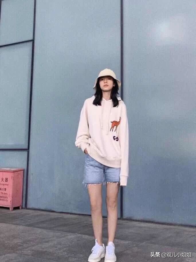 宽松版女款卫衣时尚款,秋冬时尚宽松卫衣冬