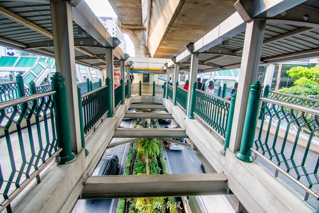 泰国曼谷街景,摩托车曼谷