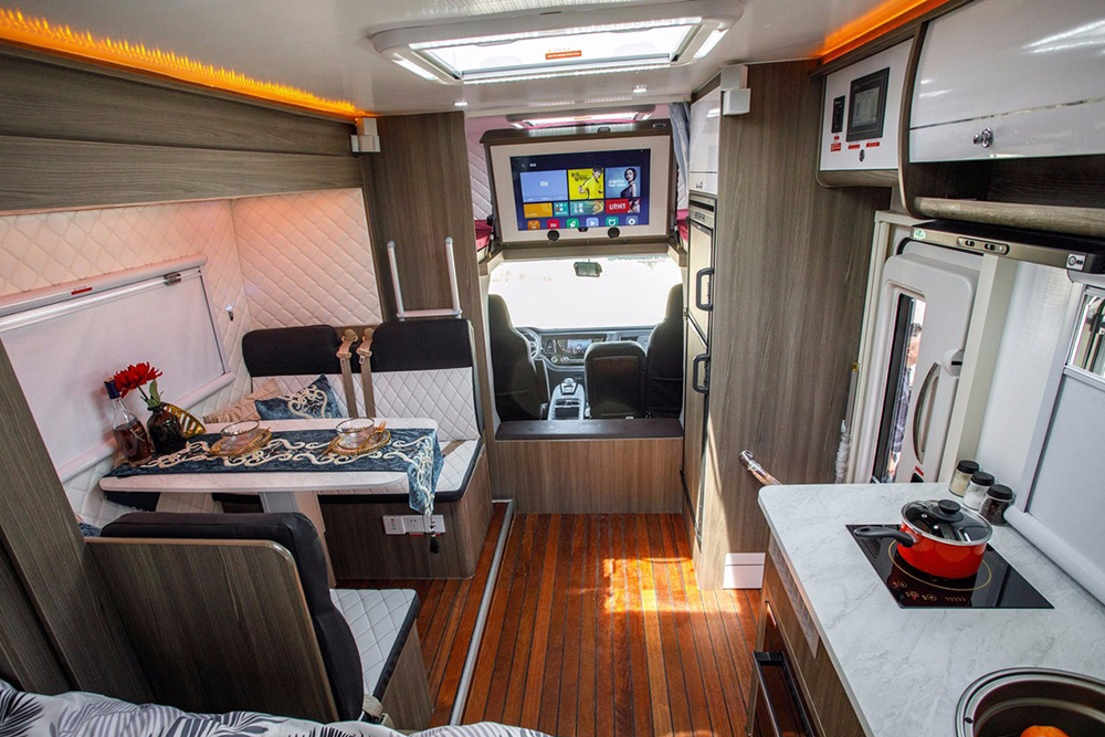 五十铃轻卡房车体验,五十铃轻卡四驱越野房车测评