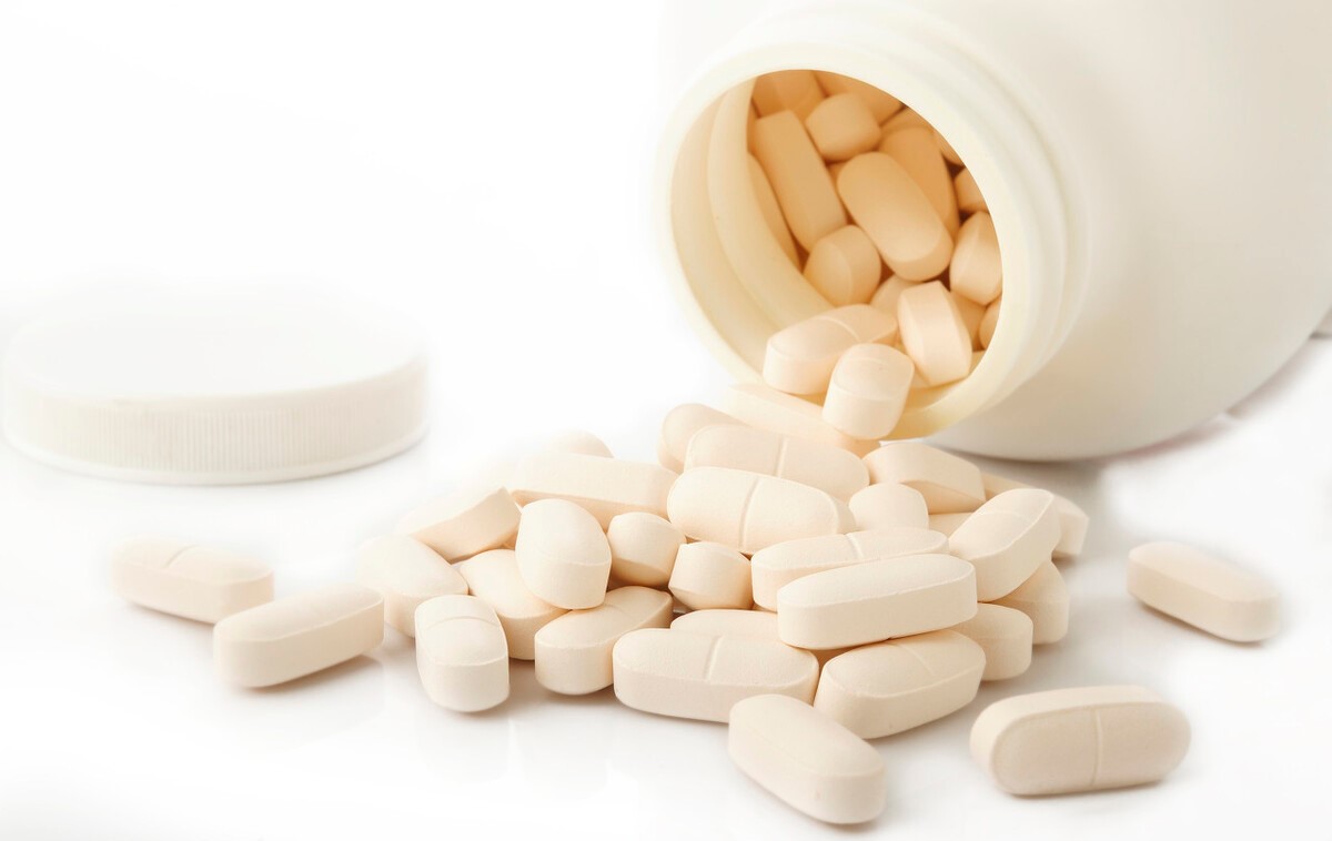 什么钙片补钙效果最好骨质疏松症,老人骨质疏松吃钙片无法补钙