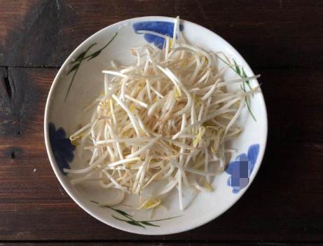 煮面条水开后冷水下锅还是热水,煮面条水开了煮几分钟