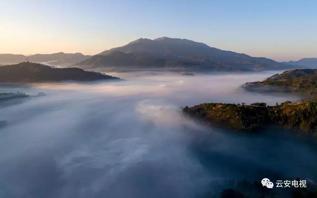 云雾山云遮雾绕，景象万千！重阳节，登高去