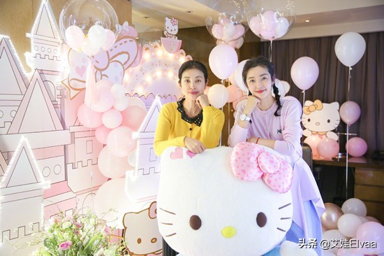 李冰冰环球影城被偶遇，穿背心变胖背厚手臂粗，这打扮一看就强势