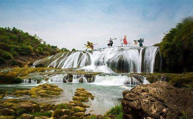 在中国有一个绝美的跨国大瀑布,我国三大名瀑布是什么