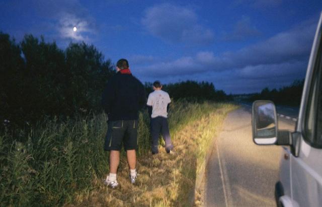 堵车怎样解决小便,长途堵车小便怎么办