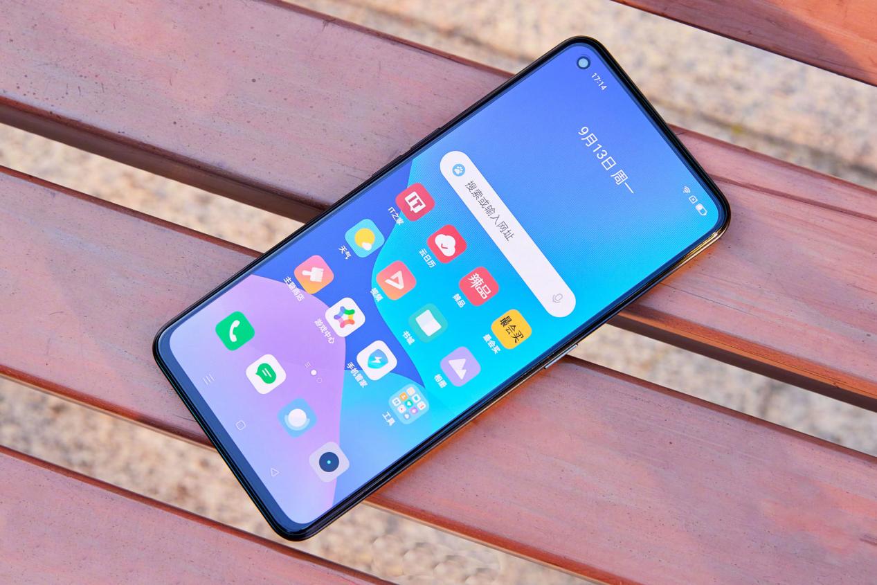 三千左右买手机推荐性价比高,目前值得推荐买手机旗舰机