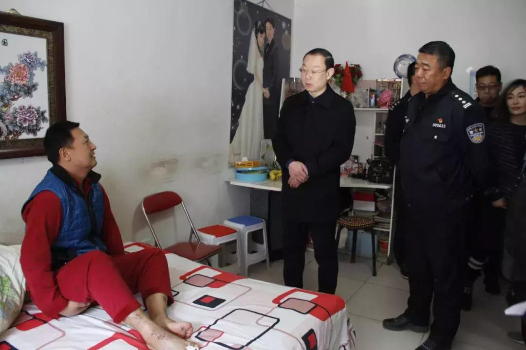 旱鸭子跳入冰窟,谁是城市英雄完整版