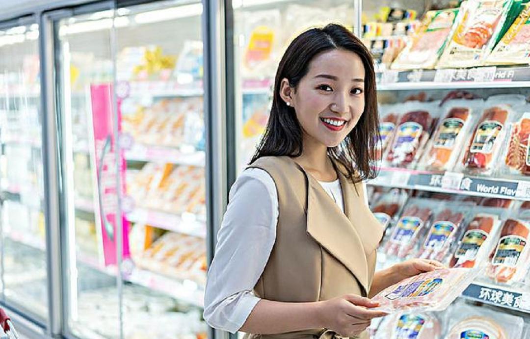 广西大哥开超市，利用“拼多多”战术，8个月赚了80万，方法真牛