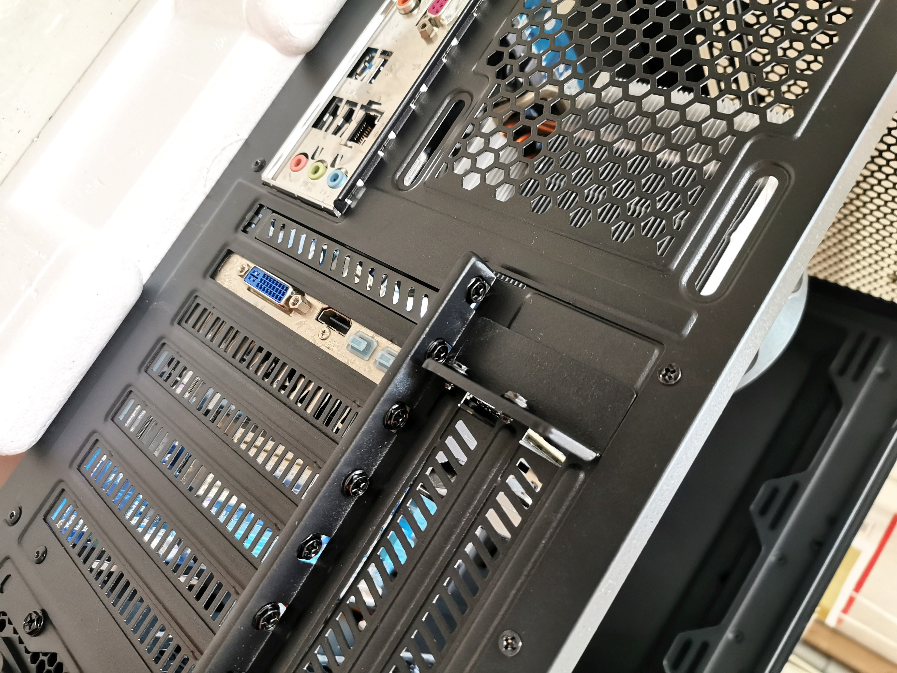 骨伽x70机箱,骨伽机箱x7