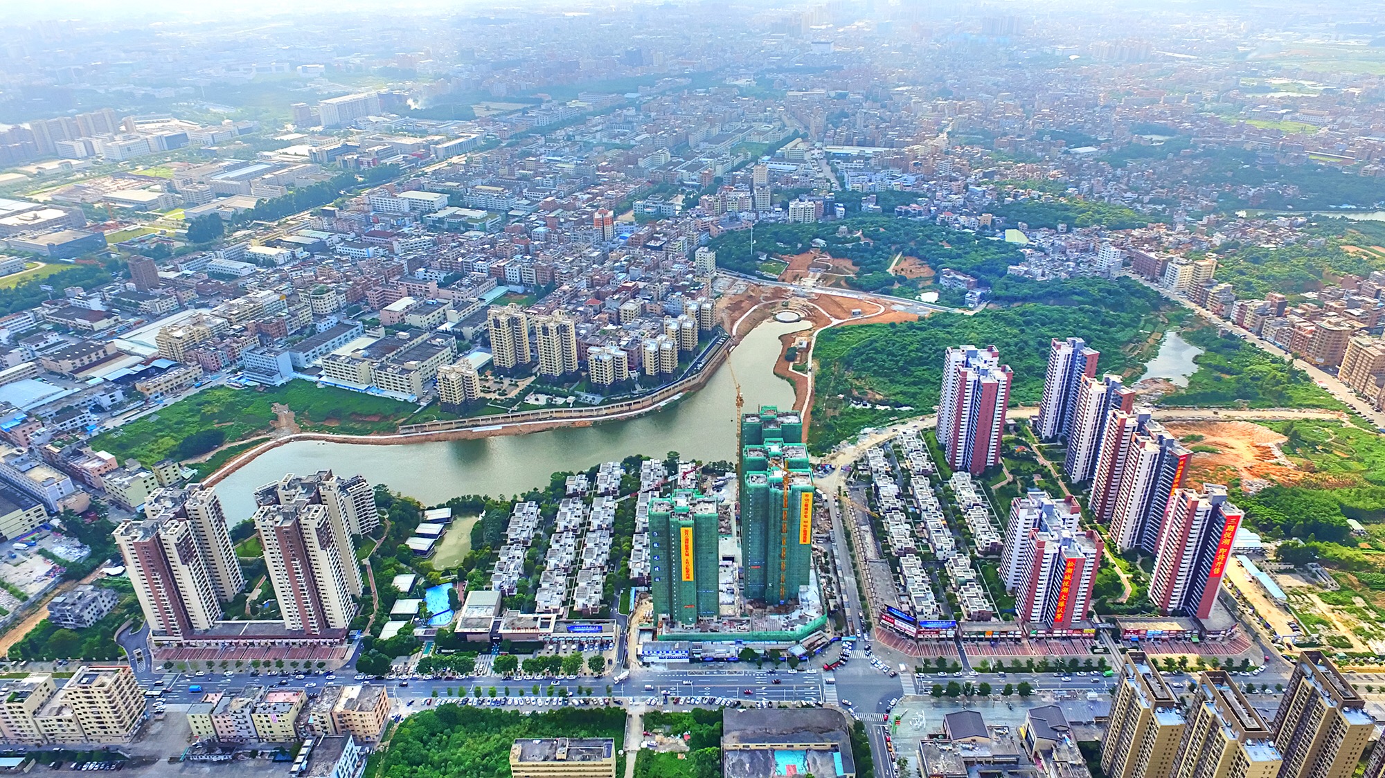 中惠松湖城金山湖,四季松湖和中惠松湖城哪个好